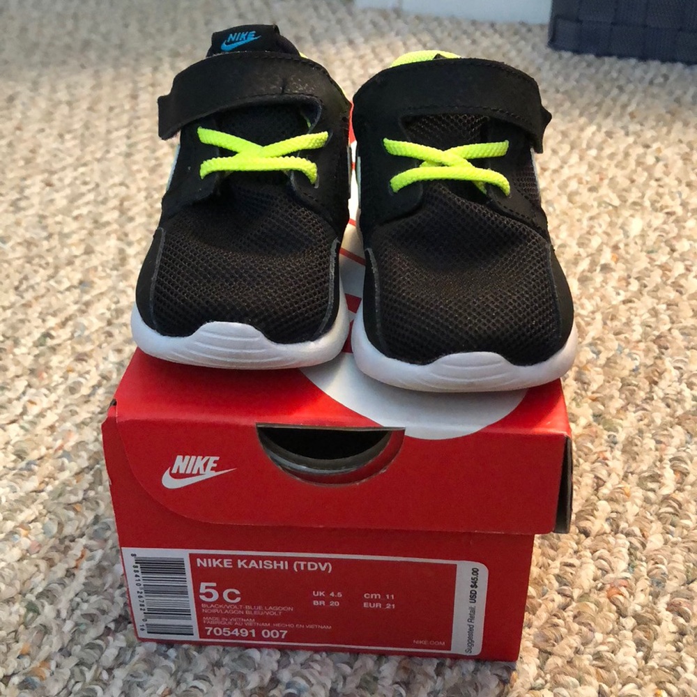 Baby shoes